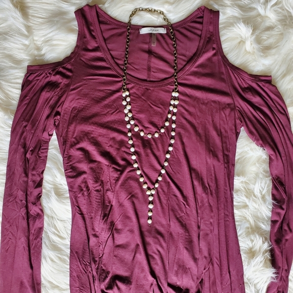 NWOT Cold Shoulder Top - Picture 2 of 6
